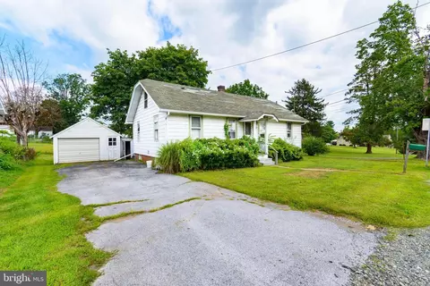 19 Congo Rd, Gilbertsville, PA 19525