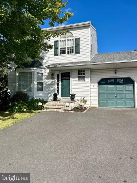 152 Merion Dr, Royersford, PA 19468
