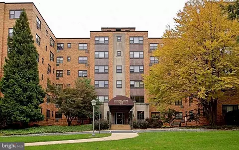 40 Old Lancaster Rd #215, Merion Station, PA 19066