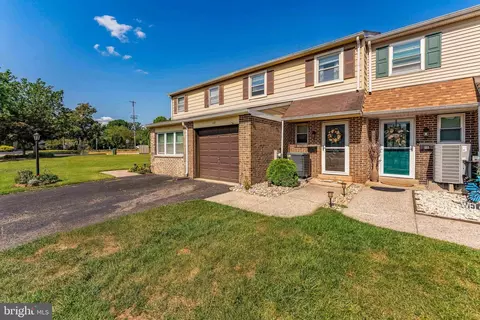 112 Orchard Ct, Royersford, PA 19468