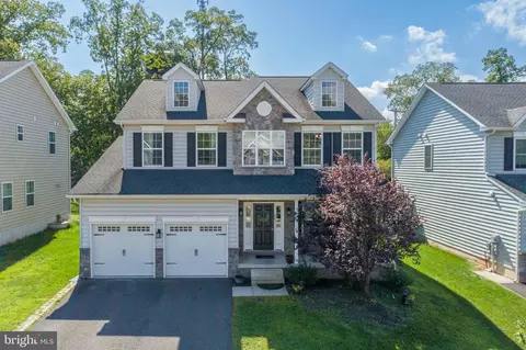 3005 Lynwood Ct, Pennsburg, PA 18073