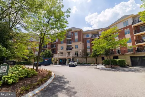 330 Carson Ter, Huntingdon Valley, PA 19006