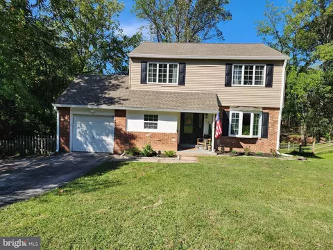 19 Iroquois Dr, Royersford, PA 19468