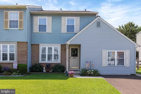 132 Hunt Dr, Horsham, PA 19044