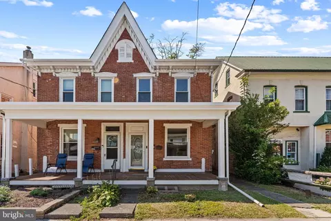 147 Main St, Pennsburg, PA 18073