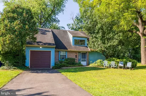 1610 Melrose Ave, Elkins Park, PA 19027