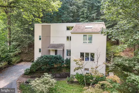 405 Arden Rd, Gulph Mills, PA 19428