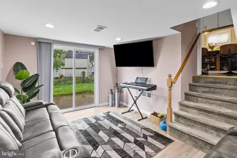 2866 Joyce Rd, Abington, PA 19001