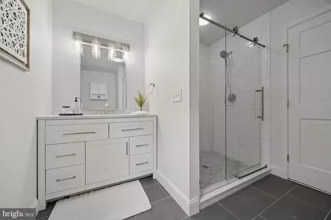 Bath - 570 Fletcher, Wayne, PA 19087 photo 1 of 2