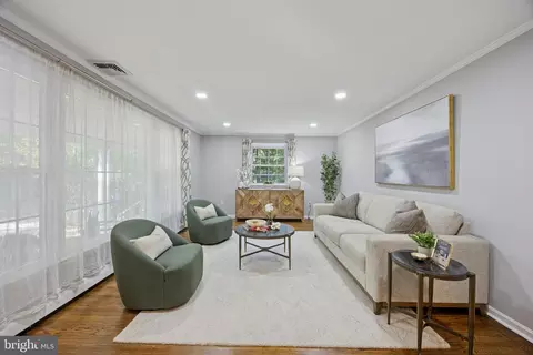 Living - 570 Fletcher, Wayne, PA 19087 photo 1 of 6