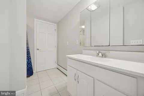 Entry Way - 570 Fletcher, Wayne, PA 19087 photo 3 of 3