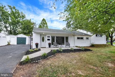 212 Valley Rd, Plymouth Meeting, PA 19462