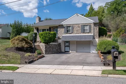 9 Plymwood Dr, Plymouth Meeting, PA 19462
