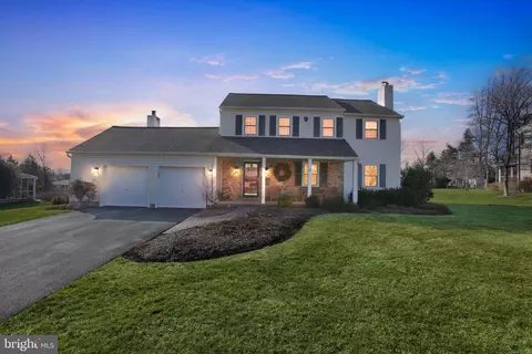 1221 Thomas Dr, Fort Washington, PA 19034