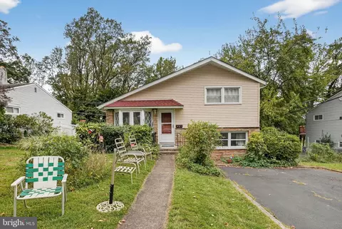 204 Cowbell Rd, Willow Grove, PA 19090
