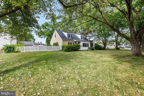 428 Tanner Rd, Hatboro, PA 19040