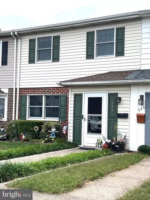 444 Colonial Dr, East Greenville, PA 18041