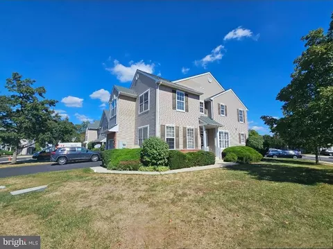 428 Nottingham Ln, Collegeville, PA 19426