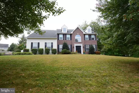 317 Pleasant Valley Dr, Souderton, PA 18964