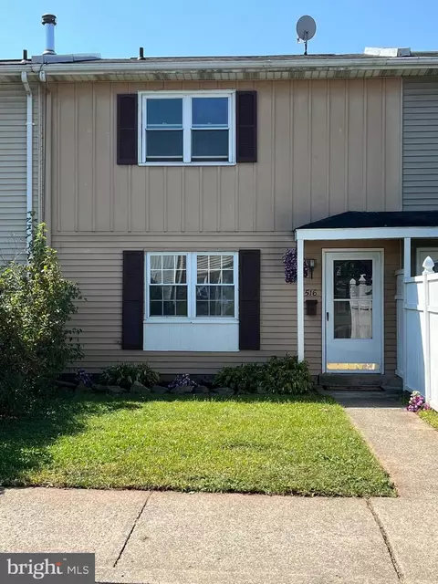 516 Colonial Dr, East Greenville, PA 18041