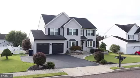 1456 Meadowview Dr, Pottstown, PA 19464