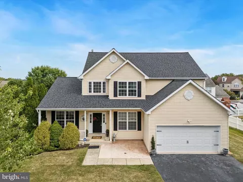 9 Crimson Dr, Norristown, PA 19401