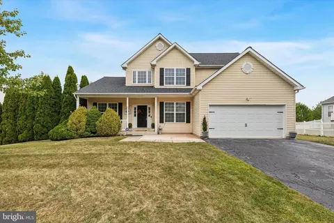 9 Crimson Dr, Norristown, PA 19401