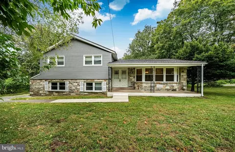 1100 W Church Rd, Elkins Park, PA 19027