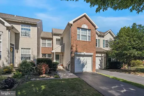 100 Hunt Club Dr Apt, Collegeville, PA 19426