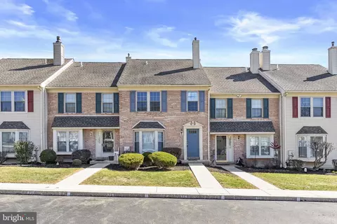 524 Oaktree Ct, Pottstown, PA 19464