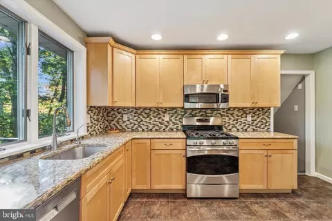 Kitchen - 679 Crestwood Rd, Wayne, PA 19087 photo 2 of 2