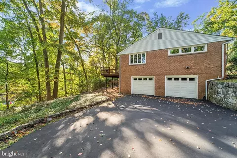 Exterior - 679 Crestwood Rd, Wayne, PA 19087 photo 3 of 3