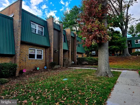 203 Meadowview Ln #203, Mont Clare, PA 19453