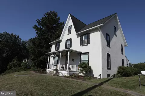 523 Bridge St, Mont Clare, PA 19453