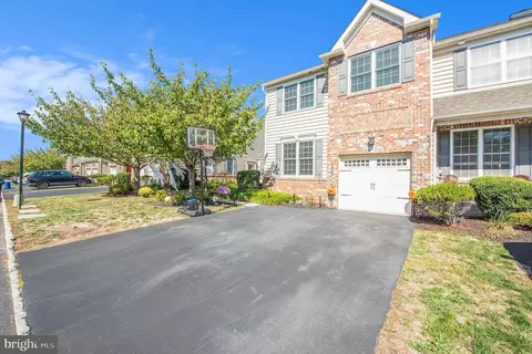 911 Caralea Dr, Norristown, PA 19403