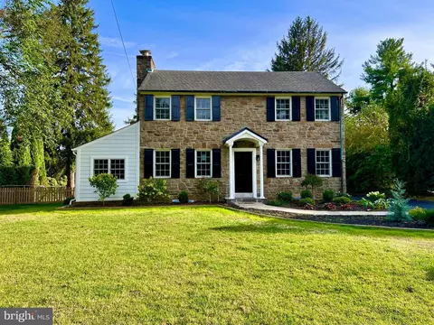 621 Braeburn Ln, Penn Valley, PA 19072