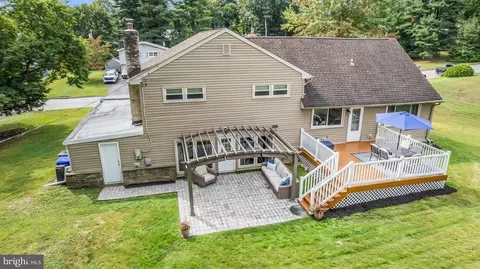 Exterior - 309 Lorimer Dr, Wyncote, PA 19095 photo 10 of 11