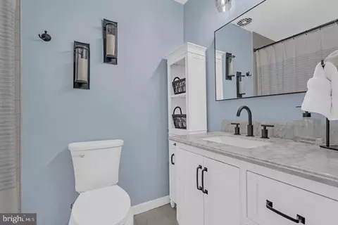 Bath - 309 Lorimer Dr, Wyncote, PA 19095 photo 1 of 3