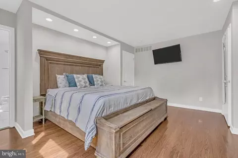 Bedroom - 309 Lorimer Dr, Wyncote, PA 19095 photo 4 of 10