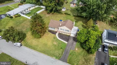View/Area - 309 Lorimer Dr, Wyncote, PA 19095 photo 2 of 9