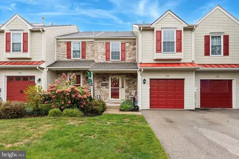 552 Creekside Dr, Souderton, PA 18964