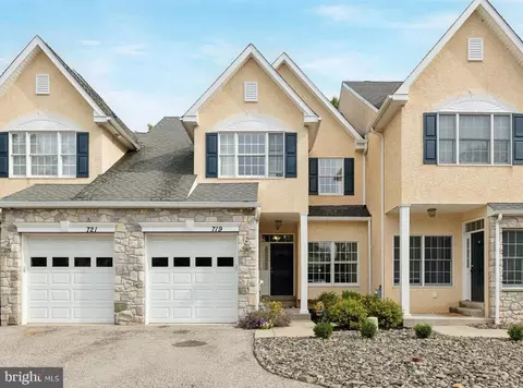 719 N Sumneytown Pike #4, Lansdale, PA 19446