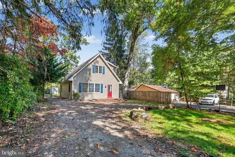 1709 Snyder Rd, Green Lane, PA 18054