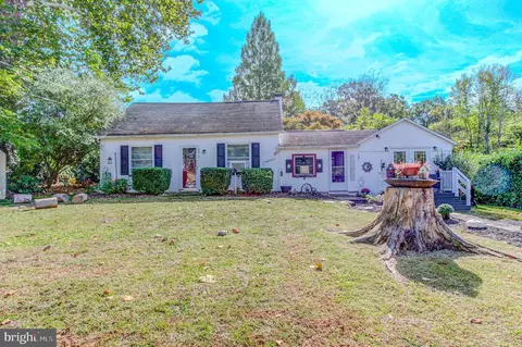 2010 Perkiomenville Rd, Green Lane, PA 18054