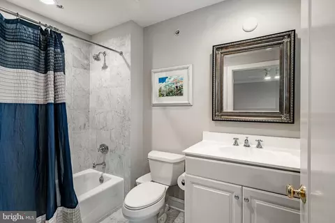 Bath - 1048 Whitegate Rd, Wayne, PA 19087 photo 2 of 5
