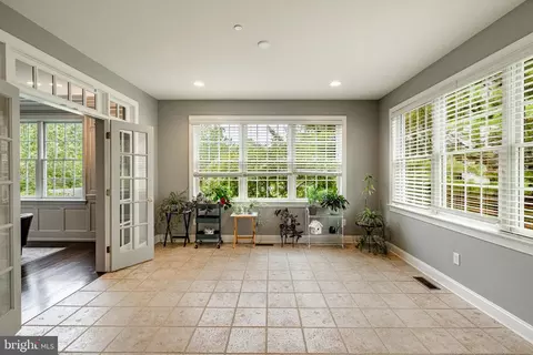 Entry Way - 1048 Whitegate Rd, Wayne, PA 19087 photo 4 of 12