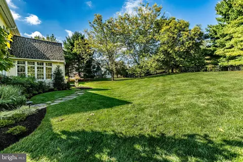 Exterior - 1048 Whitegate Rd, Wayne, PA 19087 photo 2 of 5
