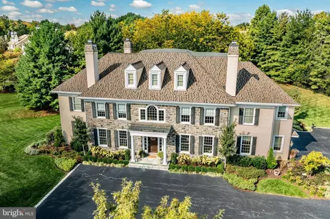Exterior - 1048 Whitegate Rd, Wayne, PA 19087 photo 5 of 5