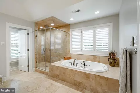 Bath - 1048 Whitegate Rd, Wayne, PA 19087 photo 4 of 5