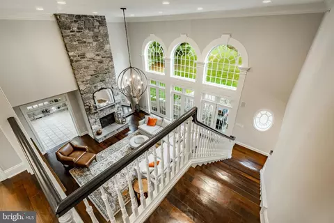 Entry Way - 1048 Whitegate Rd, Wayne, PA 19087 photo 8 of 12